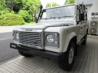 お待たせ致しました！稀少な正規ディーラー車のディフェンダー 110SE
