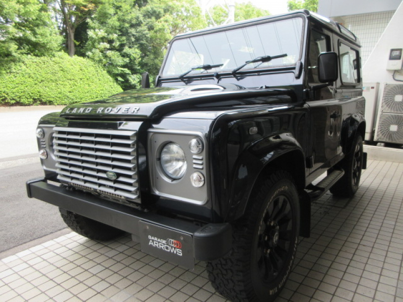 ランドローバーディフェンダー90SW 2.2Tdci XS 半革 純正BoostAW 4人乗り 後期PUMAモデル Nox/Pm適合 3ナンバー クリアレンズ フルカーペット施工 前後マッドフラップ XSサイドランナー 背面タイヤ 並行輸入車 右ハンドル 記録簿付