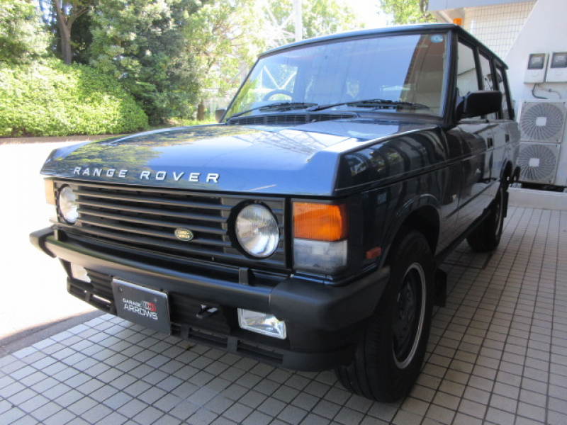 ランドローバーレンジローバー4.0クラシック 本革 SR ボディ同色AW  SWB クラシックインテリア ボディ同色Newペイント コイルサス換装済  リアクォーターウェザーシール左右新品交換 シールカロッツェリア社製オーディオ＆スピーカー 社外キーレス ステンレスマフラー シャッター付ガレージ保管車両 正規ディーラー車 右ハンドル 整備記録簿多数