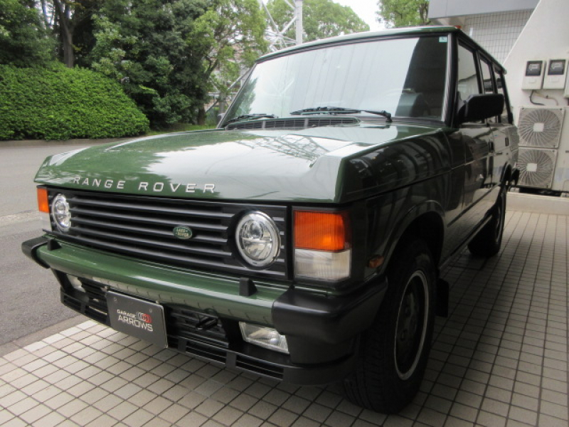 ランドローバーレンジローバー4.0クラシック 本革 SR 社外ディスプレイオーディオ 同色AW SWB コイルサス ボディNewペイント 本革張替 LEDヘッドライト 社外ウッドステアリング  同色バンパー エンジンO/H 正規ディーラー車 右ハンドル 記録簿付