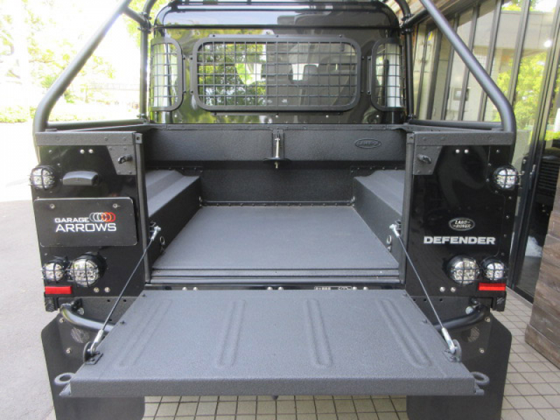 ランドローバー ディフェンダー 110DCAB 2.2Tdci XS 本革レカロ
