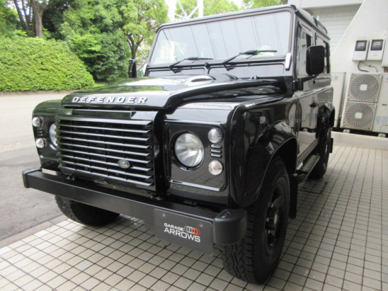 ランドローバーディフェンダー90SW 2.2Tdci XS 半革 純正デュアルフィニッシュAW 4人乗り Nox/Pm適合 3ナンバー登録 クリアレンズ アルカンターラルーフ 前後マッドフラップ サイドランナー 背面タイヤ 並行輸入車 右ハンドル 記録簿付