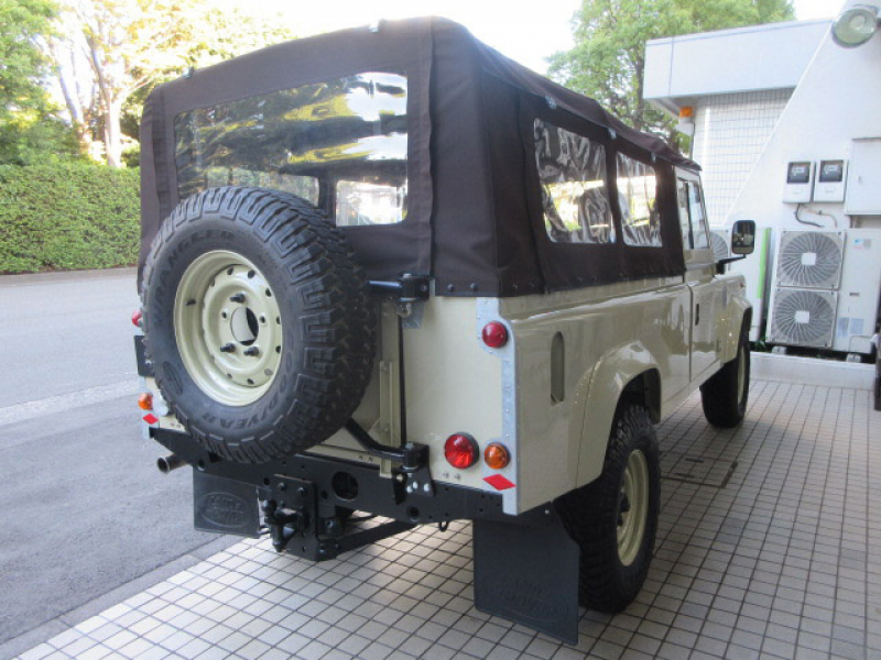 ランドローバー ディフェンダー 110SOFTTOP 2.2Tdci 全席本革
