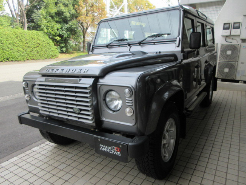 ランドローバーディフェンダー110SW 2.2Tdci XS 半革 純正Boostホイール  7人乗り AT換装済 Nox/Pm適合 3ナンバー クリアレンズ 前後マッドフラップ XSサイドランナー 背面タイヤ 後期最終モデル 並行輸入車 右ハンドル 記録簿付