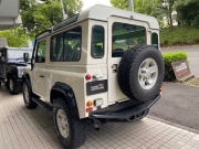 ランドローバー ディフェンダー 90SW 4.0V8 SR 純正AW 6人乗り 特別限定車 日本限定450台 ガソリン AT車 リアNASステップ 背面タイヤ ※ボディ同色Newペイント施工作業中 Fバンパー、Fグリル、H/Lサラウンド新品交換 レンズ類新品交換 ガラスウェザーシール新品交換 正規ディーラー車 右ハンドル 整備記録簿多数の中古車