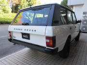 ランドローバー レンジローバー 4.0クラシック 本革 SR SWB クラシックインテリア コイルサス バーチカルグリル 英国ブラックバンパー フロントスポイラーレス サイドモールディングレス ウッドパネルリペア施工済 LEDヘッドライト バックカメラ 社外オーディオ 前後ドラレコ 正規ディーラー車 右ハンドル 記録簿付の中古車