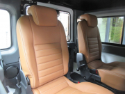 ランドローバー ディフェンダー 110SW 2.2Tdci 本革張替 新品SawtoothブラックAW 7人乗り Nox/Pm適合 3ナンバー 後期PUMAモデル ブラックパック 新品BFGタイヤ コンフォートスプリング LEDヘッドライト LEDレンズKIT ブラックチェッカープレート 前後マッドフラップ  サイドランナー 背面タイヤ 並行輸入車 右ハンドル 記録簿付の中古車