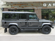ランドローバー ディフェンダー 110SW 2.2Tdci XS 半革 フロントRECAROシート 純正Boostホイール 7人乗り 後期最終PUMAモデル AT換装済 Nox/Pm適合 3ナンバー カロッツェリア社製フローティングモニター LEDヘッドライト LEDレンズKIT アルカンターラルーフライナー ナルディステアリング 前法人オーナー 並行輸入車 右ハンドル 記録簿付の中古車