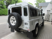 ランドローバー ディフェンダー 110SW 2.4tdci XS 半革 ZUホワイトホイール 5人乗り AT換装済 Nox/Pm適合 3ナンバー 純正Aガード WARNウインチ ウインチバンパー 前後ランプガード シュノーケル LEDヘッドライト  クリアレンズ XSサイドランナー 背面タイヤ 2オーナー車 屋内ガレージ保管 並行輸入車 右ハンドル 記録簿付の中古車