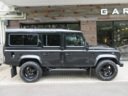 ランドローバー ディフェンダー 110SW 2.2Tdci XS 半革 Twisted18AW 7人乗り 後期最終PUMAモデル Nox/Pm適合 3ナンバー BFGタイヤ LEDバンパー ブラックFメッシュグリル クリアレンズ カーペット施工 クリアレンズ 前後マッドフラップ サイドランナー 背面タイヤ 並行輸入車 右ハンドル 記録簿付の中古車