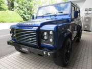 ランドローバー ディフェンダー 90SW 2.2Tdci XS URBAN TRUCK 本革 URBAN18AW ESTORIL BLUE Package 新品BFG18AW LEDヘッドライト LEDレンズKIT LEDバンパー Fアンダーガード ロワリングKIT RECARO本革シート プレミアムカーペット アルカンターラルーフライナー 他カスタム多数 並行輸入車 右ハンドル 記録簿付の中古車