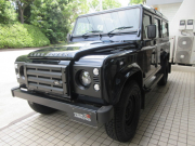 ランドローバー ディフェンダー 110SW 2.2Tdci XS 本革 Wolfstyleスチールホイール 新品M/Tタイヤ 7人乗り AT換装済 Nox/Pm適合 3ナンバー プレミアムレザーシート 社外グリル LEDヘッドライト LEDレンズKit アルカンターラルーフライナー フルカーペット施工 前後マッドフラップ サイドランナー  背面タイヤ 並行輸入車 右ハンドル 記録簿の中古車