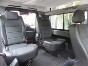 ランドローバー ディフェンダー 90SW 2.2Tdci XS 半革 純正BoostAW 4人乗り 後期PUMAモデル Nox/Pm適合 3ナンバー クリアレンズ フルカーペット施工 前後マッドフラップ XSサイドランナー 背面タイヤ 並行輸入車 右ハンドル 記録簿付の中古車