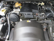 ランドローバー ディフェンダー 90SW 2.2Tdci XS 半革 純正BoostAW 4人乗り 後期PUMAモデル Nox/Pm適合 3ナンバー クリアレンズ フルカーペット施工 前後マッドフラップ XSサイドランナー 背面タイヤ 並行輸入車 右ハンドル 記録簿付の中古車