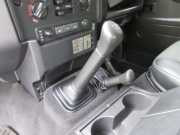 ランドローバー ディフェンダー 90SW 2.2Tdci XS 半革 純正BoostAW 4人乗り 後期PUMAモデル Nox/Pm適合 3ナンバー クリアレンズ フルカーペット施工 前後マッドフラップ XSサイドランナー 背面タイヤ 並行輸入車 右ハンドル 記録簿付の中古車