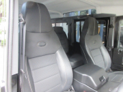 ランドローバー ディフェンダー 110SW 2.2Tdci XS 半革 社外ブラックAW 7人乗り AT換装済 Nox/Pm適合 3ナンバー BFGタイヤ プレミアムシート LEDヘッドライト LEDバンパー スモークLEDレンズKIT ブラックチェッカープレート 社外グロスブラックFグリル フルカーペット施工 前後マッドフラップ サイドランナー 背面タイヤ 並行輸入車 右ハンドル 記録簿の中古車