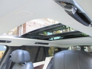ランドローバー レンジローバー 3.0D MHEV D300 オートバイオグラフィ 本革 パノラマSR 純正ナビ 純正OP23AW ディーゼル SVO Boepokeアップグレード ブラックルーフ Pivi Pro MERIDIAN Signatureサウンド リアエグゼクティブクラスシート デジタルLEDヘッドライト イオン化 HUD  正規ディーラー車 右ハンドル 記録簿付の中古車