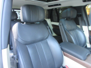 ランドローバー レンジローバー 3.0D MHEV D300 オートバイオグラフィ 本革 パノラマSR 純正ナビ 純正OP23AW ディーゼル SVO Boepokeアップグレード ブラックルーフ Pivi Pro MERIDIAN Signatureサウンド リアエグゼクティブクラスシート デジタルLEDヘッドライト イオン化 HUD  正規ディーラー車 右ハンドル 記録簿付の中古車
