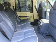 ランドローバー レンジローバーVOGUE 4.4V8 本革 SR ナビ 19AW 後期インテリア テレインレスポンス LOGIC7 天張り新品生地張替施工 正規ディーラー車 右ハンドル 記録簿付の中古車