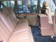 ランドローバー レンジローバー 4.3ヴァンデンプラ 本革 SR LWB 1993年モデル クラシックインテリア エアサスペンション 稀少リアクーラー 稀少ピクニックテーブル 正規ディーラー車 右ハンドル 記録簿付の中古車