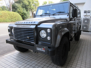 ランドローバー ディフェンダー 110 XS SW 2.4Tdci 半革 ディーゼル 7人乗り 新品タイヤ＆WOLFホイール5本 フォールディングサイドステップ Nox/PM適合 3ナンバー登録 新車並行車 右ハンドル 記録簿付の中古車
