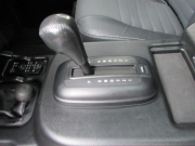 ランドローバー ディフェンダー 110 XS 2.4TDCi 半革 SR ディスプレイオーディオ 社外ステア サイドステップ クリアレンズ bluetooth バックカメラ Nox/PM適合 3ナンバー AT換装 7人乗り 新車並行車 右ハンドル 記録簿付の中古車