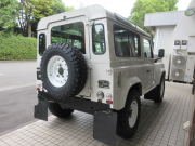 ランドローバー ディフェンダー 90SW 4.0V8 50th Anniversary SR 新品ホイール＆M/Tタイヤ5本 特別限定車 全国450台限定 ヘリテイジスタイル 新品SUSマフラー ステンレスボルト 背面タイヤ 6人乗り AT車 ワンオーナー車 正規ディーラー車 右ハンドル 記録簿付の中古車