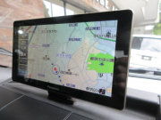 ランドローバー ディフェンダー 90SW XS 2.2TDCI 半革 ナビTV 新品AW＆M/Tタイヤ5本 社外オーディオ サイドランナー ブラックパック LEDレンズKIT MOMOステアリング 4人乗り Nox/Pm適合 3ナンバー ワンオーナー車 禁煙車 新車並行車 右ハンドル 記録簿付の中古車
