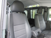ランドローバー ディフェンダー 110SW XS 2.2TDCI 半革 純正AW AT換装済 社外オーディオ LEDレンズキット 背面タイヤ 7人乗り Nox/Pm適合 3ナンバー登録 ワンオーナー車 禁煙車 新車並行車 右ハンドル 記録簿付の中古車