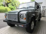 ランドローバー ディフェンダー 110SW XS 2.2TDCI 半革 純正AW AT換装済 社外オーディオ LEDレンズキット 背面タイヤ 7人乗り Nox/Pm適合 3ナンバー登録 ワンオーナー車 禁煙車 新車並行車 右ハンドル 記録簿付の中古車