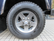 ランドローバー ディフェンダー 90SW 2.2Tdci 半革 ディアルフィニッシュAW 4人乗り 稀少カラー クリアマーカー キーレスエントリー 前後マッドフラップ サイドランナー 背面タイヤ 並行輸入車 右ハンドル 記録簿付の中古車