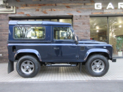 ランドローバー ディフェンダー 90SW 2.2Tdci 半革 ディアルフィニッシュAW 4人乗り 稀少カラー クリアマーカー キーレスエントリー 前後マッドフラップ サイドランナー 背面タイヤ 並行輸入車 右ハンドル 記録簿付の中古車