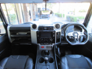 ランドローバー ディフェンダー 110DCAB 2.2Tdci XS 半革 2DIN 18AW 5人乗り エアサス RAW MOTOR SPORTカスタムカー AT換装済 LEDライト Dynaマット 社外Fグリル 社外Fバンパー 前後マッドフラップ サイドランナー 並行輸入車 右ハンドル 記録簿付の中古車