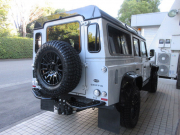 ランドローバー ディフェンダー 110SW 2.2Tdci LANDMARK EDITON 本革 2DINパネル 18AW 特別限定車 最終モデル BOWLERカスタム GRIFFINインテリア アルカンターラ ブラックパック後継 LEDランプ ワンオーナー車 並行輸入車 右ハンドル 記録簿付の中古車