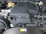 ランドローバー ディフェンダー 110SW 2.2Tdci ホワイトスチールホイール 5人乗り Nox/Pm適合 3ナンバー登録 前席シート張替済 ホワイトルーフ 稀少カラー マッドフラップ サイドランナー 背面タイヤ 並行輸入車 右ハンドル 記録簿付の中古車
