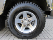ランドローバー ディフェンダー 110SW 2.2Tdci LANDMARK EDITOIN 本革 専用AW 特別限定車 7人乗り プレミアムレザーシート アルカンターラルーフライニング クリアレンズ ブラックパック後継 前後マッドフラップ サイドライナー 背面タイヤ 並行輸入車 右ハンドル 記録簿付の中古車