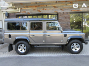 ランドローバー ディフェンダー 110SW 2.2Tdci LANDMARK EDITOIN 本革 専用AW 特別限定車 7人乗り プレミアムレザーシート アルカンターラルーフライニング クリアレンズ ブラックパック後継 前後マッドフラップ サイドライナー 背面タイヤ 並行輸入車 右ハンドル 記録簿付の中古車