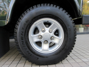 ランドローバー ディフェンダー 110SW 2.2Tdci XS 半革 純正AW 7人乗り Nox/Pm適合 3ナンバー AT換装済 クリアレンズ 前後マッドフラップ サイドランナー 背面タイヤ 並行輸入車 右ハンドル 記録簿付の中古車