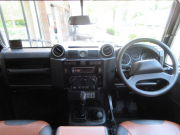 ランドローバー ディフェンダー 110DCAB 2.2Tdci XS コンビレザー SawtoothブラックAW 5人乗り Nox/Pm適合 1ナンバー プレミアムレザーシート LEDランプ クリアレンズ 前後マッドフラップ サイドランナー 背面タイヤ 並行輸入車 右ハンドル 記録簿付の中古車
