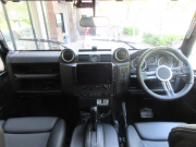 ランドローバー ディフェンダー 110DCAB 2.2Tdci XS 本革レカロシート SR 5人乗り Nox/Pm適合 1ナンバー AT換装済 007SPECTREコンセプト 新品MAXXIS37タイヤ＆ビートロックホイール FOXショックアブソーバー 専用オーバーフェンダー レカロ本革シート2脚 ルーフキャリア LEDランプ チェッカープレート その他多数 並行輸入車 右ハンドル 記録簿付の中古車