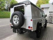 ランドローバー ディフェンダー 110UW 2.2Tdci XS 半革 デュアルフィニッシュブラックAW 5人乗り Nox/Pm適合 3ナンバー登録 ブラックパック仕様 クリアレンズ サイドランナー 背面タイヤ 並行輸入車 右ハンドル 記録簿付の中古車
