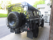 ランドローバー ディフェンダー 110SW 2.2Tdci XS 半革 モデューラーブラックホイール M/Tタイヤ 7人乗り Nox/Pm適合 ワイドフェンダー （LINE-X）クリアレンズ LED MOMOステア フォールディングサイドステップ 並行輸入車 右ハンドル 記録簿付の中古車