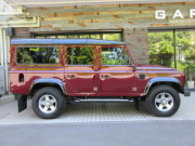 ランドローバー ディフェンダー 110SW 2.2Tdci ランドマークエディション 本革 専用AW 後期最終モデル 特別限定車 7人乗り Nox/Pm適合 ブラックパック後継 アルカンターラルーフライニング クリアレンズ 前後マッドフラップ サイドランナー 背面タイヤ 並行輸入車 右ハンドル 記録簿付の中古車