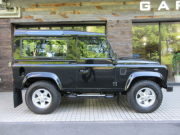 ランドローバー ディフェンダー 90SW 2.2Tdci XS 半革シート 純正AW 4人乗り AT換装済 Nox/Pm適合 3ナンバー登録 クリアレンズ サイドステップ 前後マッドフラップ 背面タイヤ 並行輸入車 右ハンドル 記録簿付の中古車