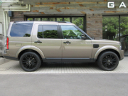 ランドローバー ディスカバリー 3.0V6SC SE ブラックデザインパック 本革 3SR 純正ナビ 純正19AW パドルシフト ブラインドスポット リバーストラフィック メリディアン 大人気カラー 前法人オーナー車 正規ディーラー車 右ハンドル 記録簿付の中古車