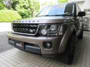 ランドローバー ディスカバリー 3.0V6SC SE ブラックデザインパック 本革 3SR 純正ナビ 純正19AW パドルシフト ブラインドスポット リバーストラフィック メリディアン 大人気カラー 前法人オーナー車 正規ディーラー車 右ハンドル 記録簿付の中古車