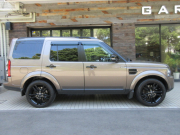 ランドローバー ディスカバリー 3.0V6SC SE 本革 3SR 純正ナビ OPブラック20AW 7人乗り フリップダウンモニター DVDプレーヤー 全方位カメラ メリディアン 副変速機付 ワンオーナー車 正規ディーラー車 右ハンドル 記録簿付の中古車