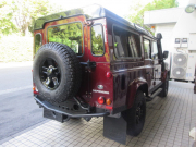 ランドローバー ディフェンダー 110SW 2.2Tdci XS 半革 純正ブラックBoostホイール 7人乗り AT換装済 Nox/Pm適合 3ナンバー登録 ブラックコントラストルーフ プレミアムカーペット アルカンターラ シュノーケル チェッカープレート クリアレンズ ランプガード 前後マッドフラップ XSサイドランナー 背面タイヤ 並行輸入車 右ハンドル 記録簿付の中古車