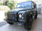 ランドローバー ディフェンダー 110SW 2.2Tdci 新品sawtooth18AW 7人乗り AT換装済 Nox/Pm適合 3ナンバー ブラックコントラストルーフ LEDヘッドライト LEDランプKIT ブラックデザインパック仕様 新品マッドフラップ 並行輸入車 右ハンドル 記録簿付の中古車