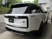 ランドローバー レンジローバー P510e PHEV オートバイオグラフィ 本革 パノラマSR 純正ナビ 純正22AW ブラックデザインパック 正規ディーラー車 右ハンドル 記録簿付の新車